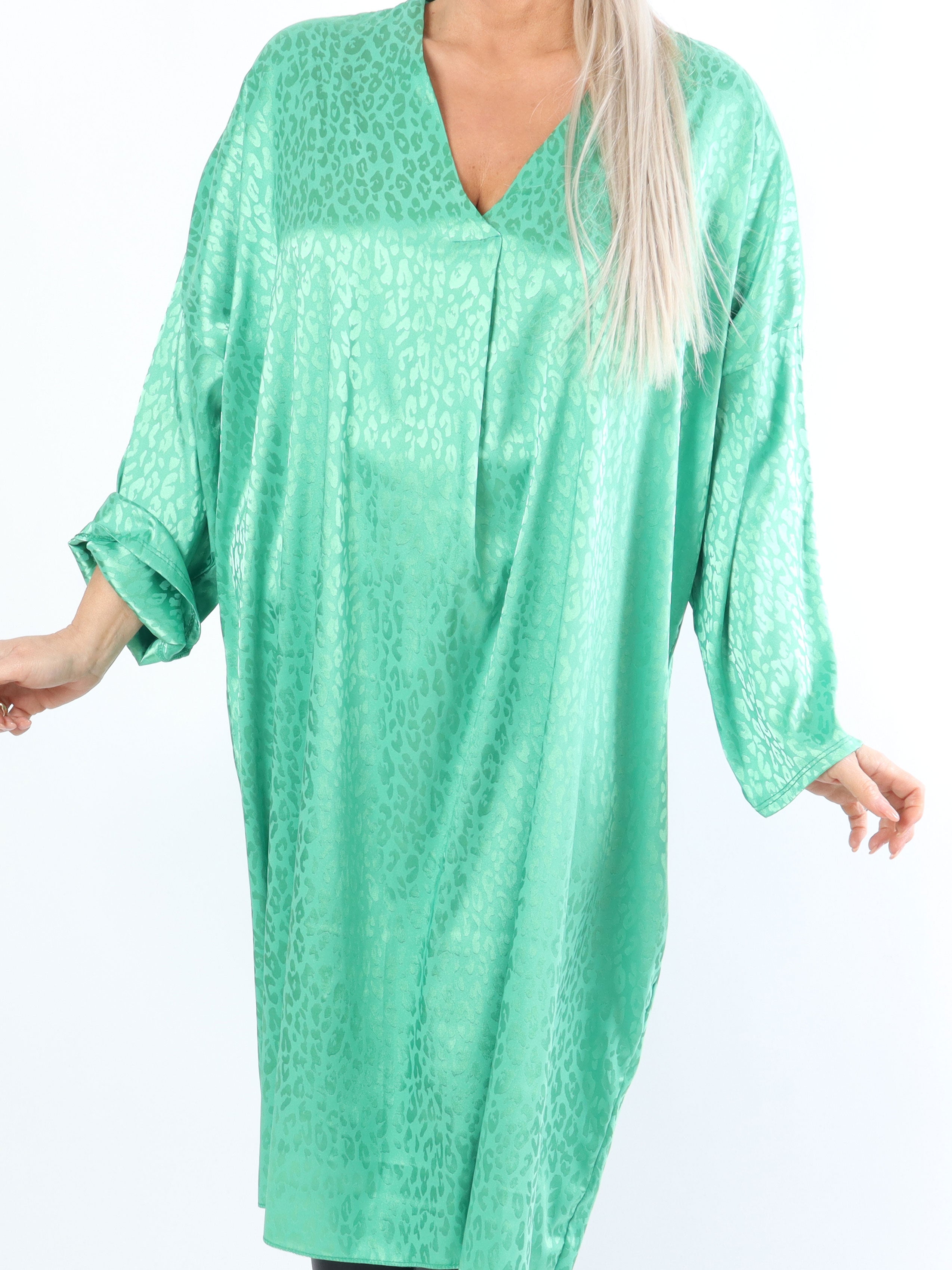 Telly - Plus size tunika med leopardpletter i silkelook